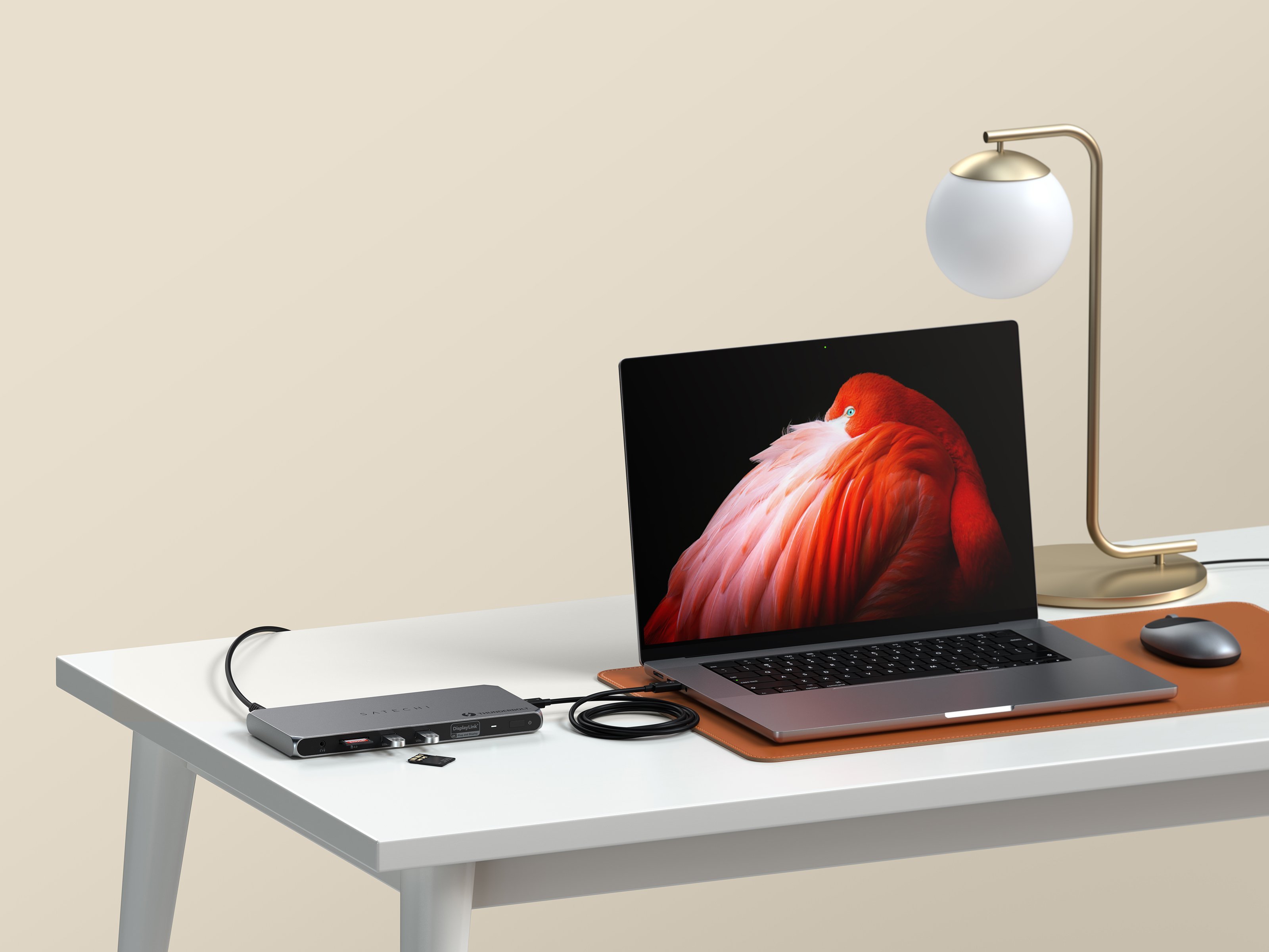 SATECHI_TB4_Multi-DisplayDock_APLUS_MODULE1_B_mobile