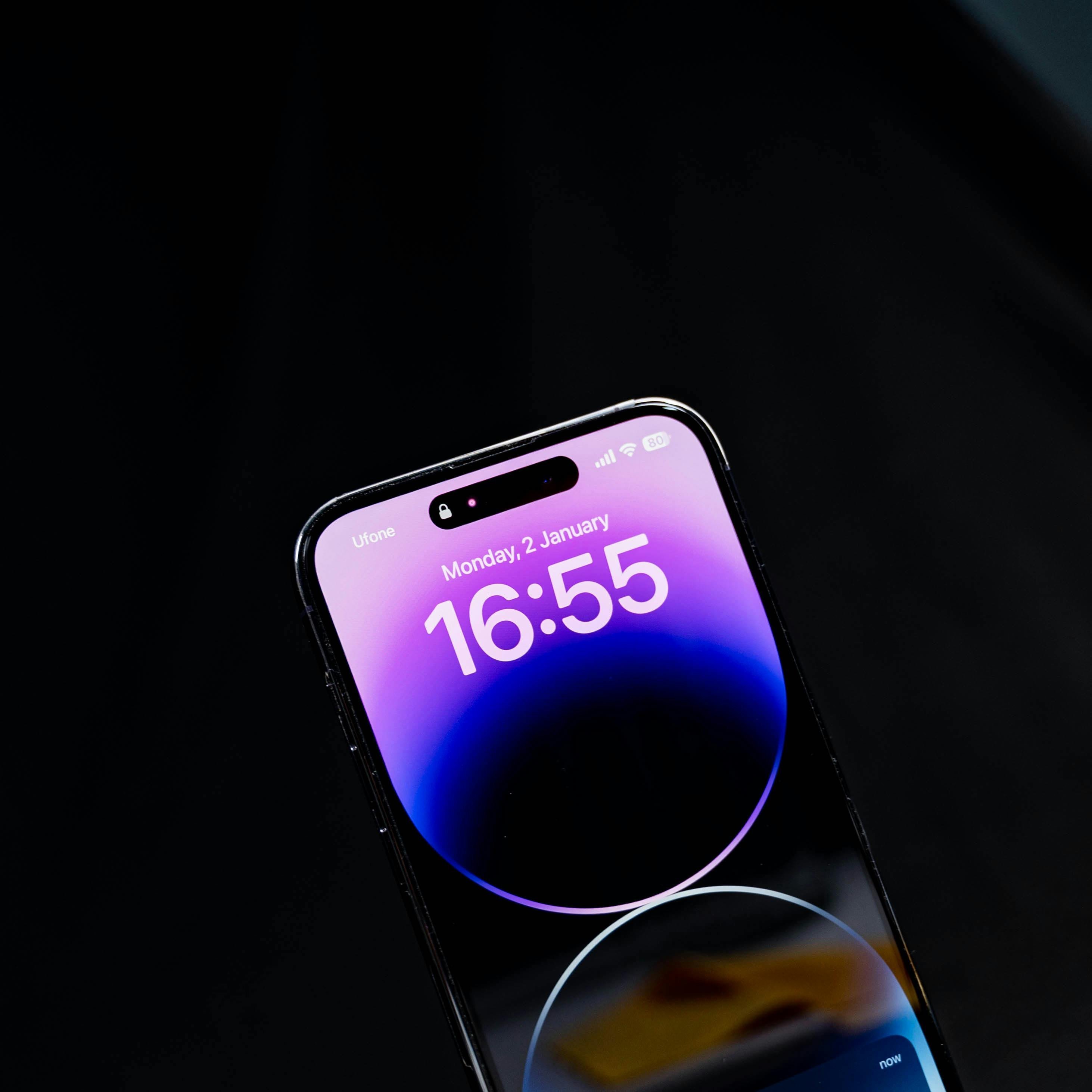 free-photo-of-close-up-shot-of-a-smartphone